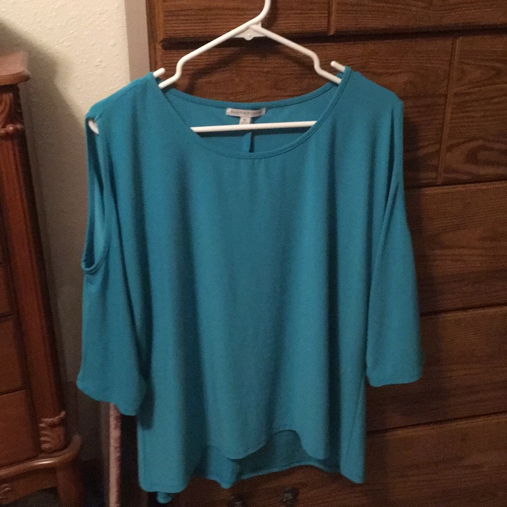 Cold shoulder top
